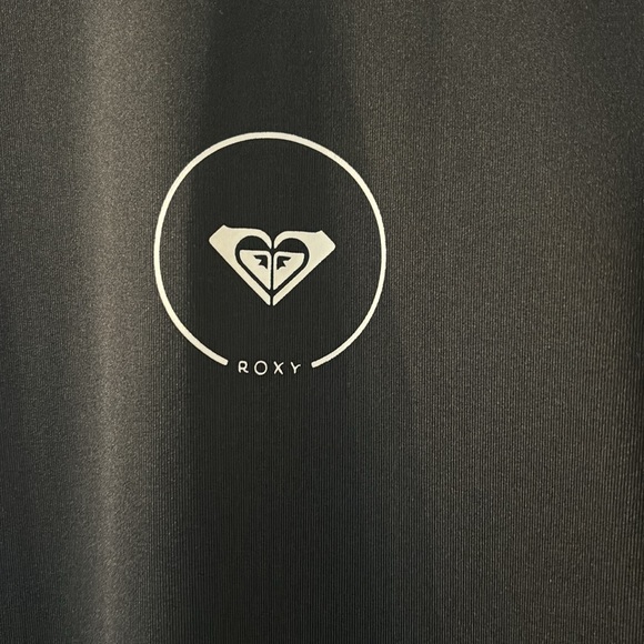 Roxy graphic swim shirt size medium - Picture 2 of 6